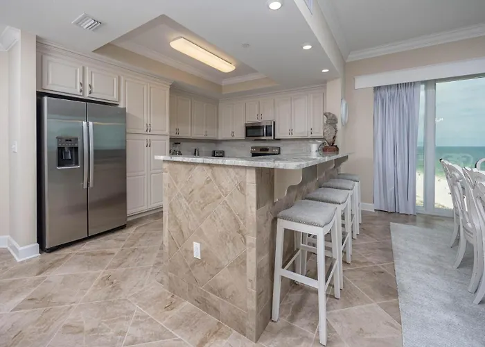 Phoenix Gulf Towers 1008 Apartment *