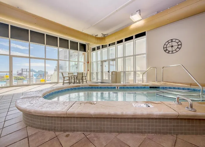 Phoenix Gulf Towers 1008 Apartment